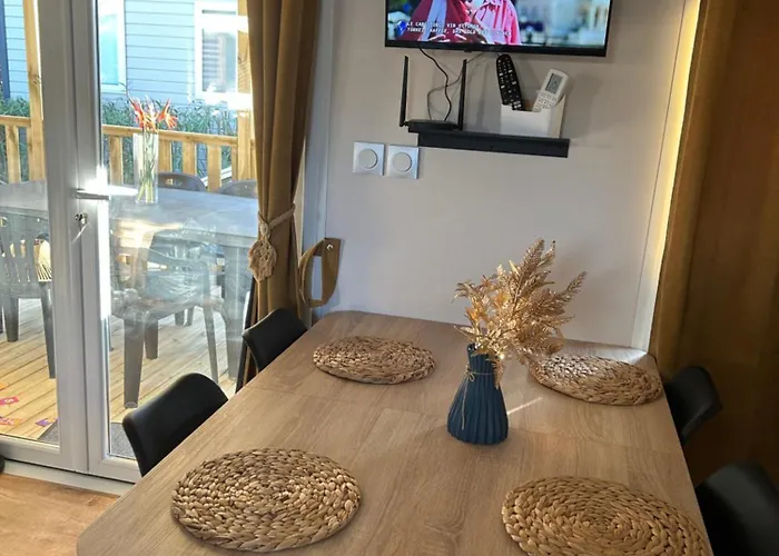 Mobile En Roussillon אתר קמפינג קאנט אן רוסיון